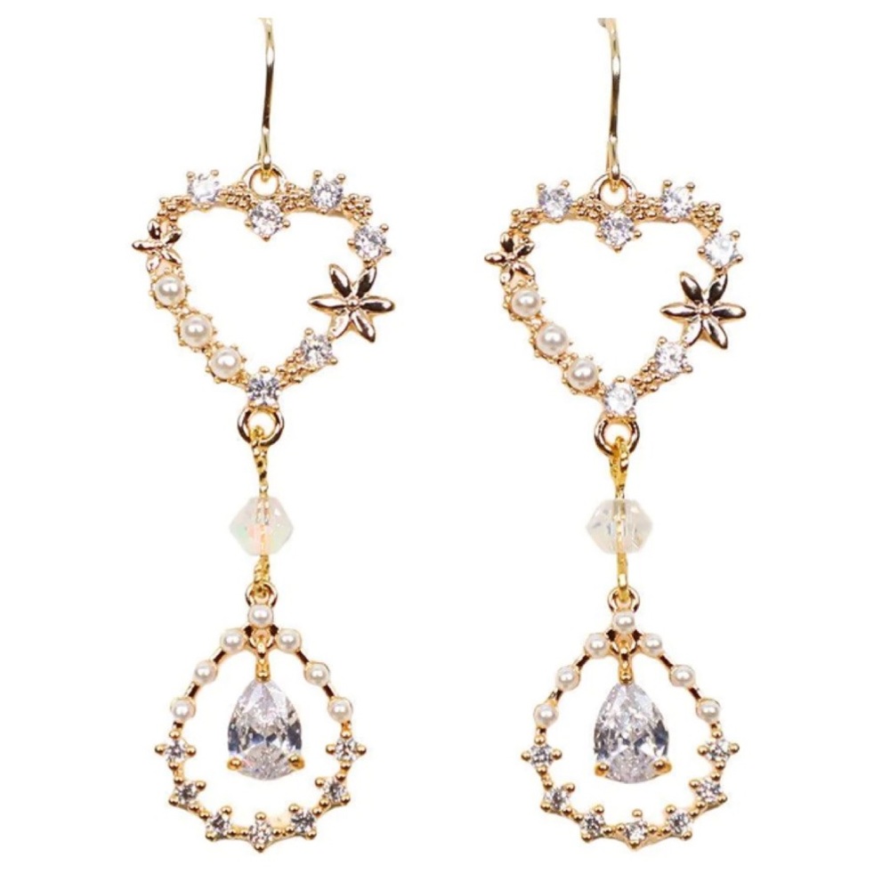 La Meno Gold Blooming Heart Flower Pearl  Drop Earrings
New with tags